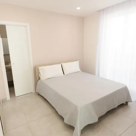 Dimora Al Campanile فندق مبيت وإفطار