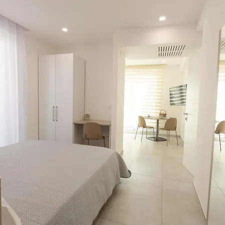 فندق مبيت وإفطار Dimora Al Campanile 3*