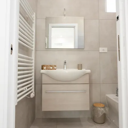 Dimora Al Campanile Alojamento de Acomodação e Pequeno-almoço Manfredónia