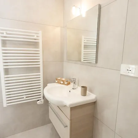 فندق مبيت وإفطار Dimora Al Campanile 3*