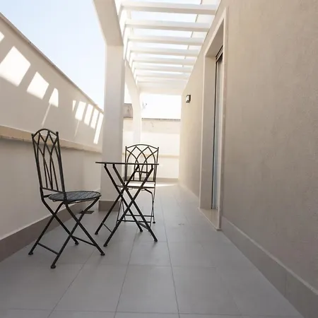 Dimora Al Campanile فندق مبيت وإفطار مانفريدونيا