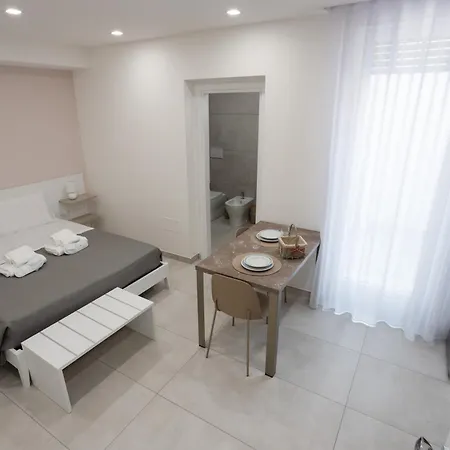 Dimora Al Campanile 3* مانفريدونيا