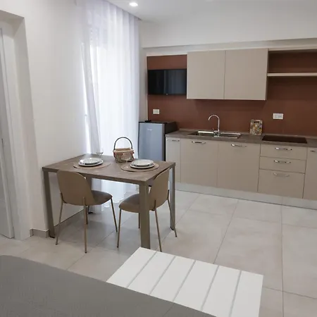 Dimora Al Campanile Alojamento de Acomodação e Pequeno-almoço Manfredónia